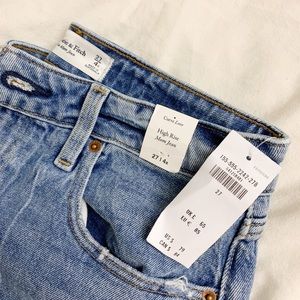 Abercrombie & Fitch High Rise Mom Jean Curve Love